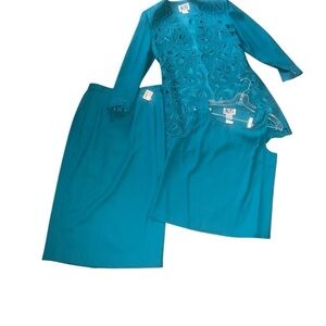 Teal Embroidered Fabric 3 piece skirt suit set. (12). NWT. Vintage